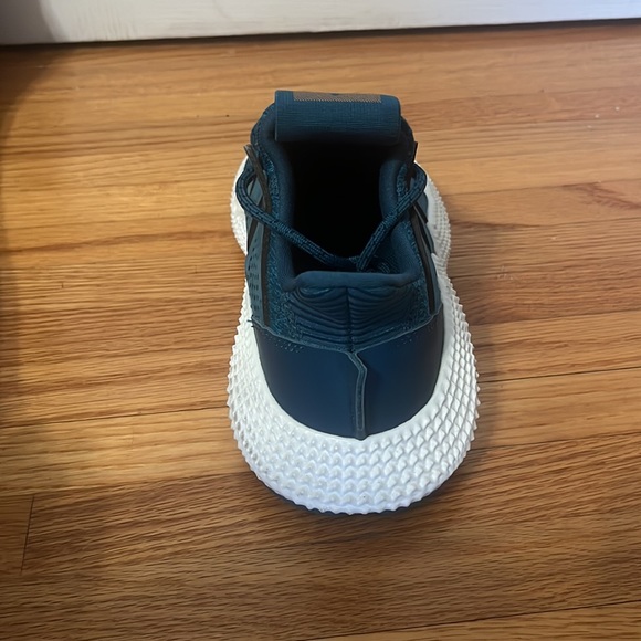 Adidas - Picture 4 of 4